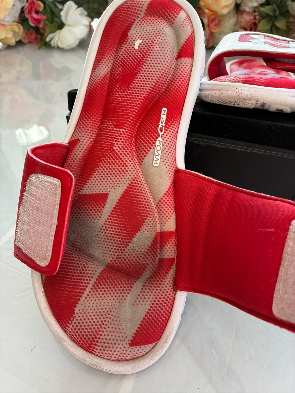 Under Armour Women’s Ignite VIII 4D Foam Red White Adjustable Slide Sandals - Picture 9 of 16